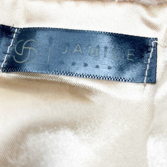 JANICE APPAREL‎ Faux Fur Shaggy Vest Carmel Size OS - Picture 6 of 6